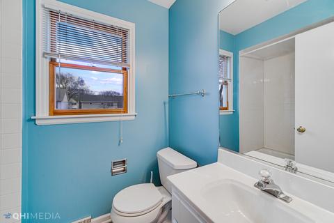 239 N Hale Ave, Bartlett, IL 60103 photo 16