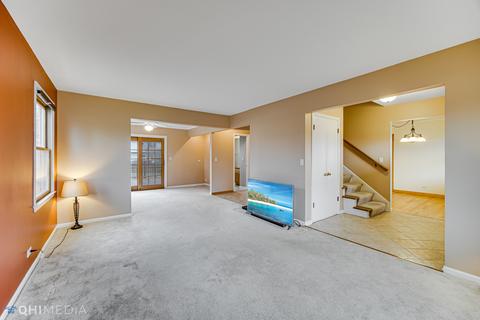 239 N Hale Ave, Bartlett, IL 60103 photo 3