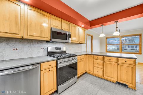 239 N Hale Ave, Bartlett, IL 60103 photo 10