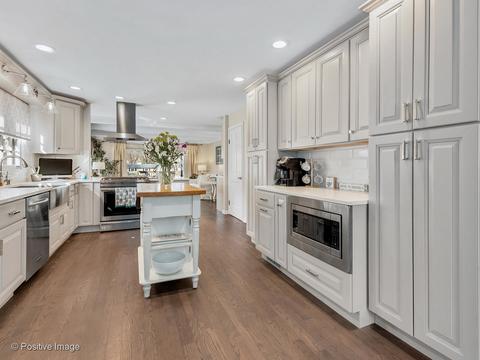 2 S476 Arrowhead Dr, Wheaton, IL 60189 photo 4