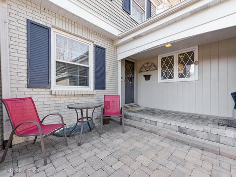 2 S476 Arrowhead Dr, Wheaton, IL 60189 photo 3