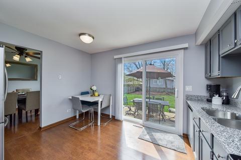 1610 Wilson Ave, Wheaton, IL 60189 photo 6