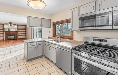 1310 Charles Ave, Algonquin, IL 60102 photo 5
