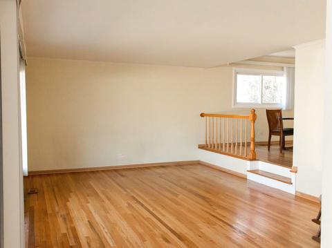 1827 E Bittersweet Ln, Mount Prospect, IL 60056 photo 4