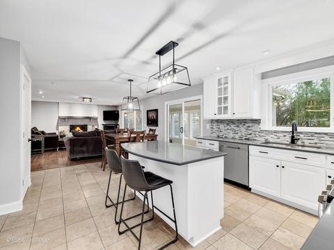 76 Danada Dr, Wheaton, IL 60189 photo 3