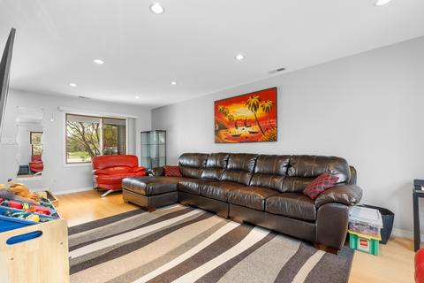 526 Surf Ct, Wheeling, IL 60090 photo 7