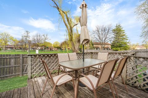 526 Surf Ct, Wheeling, IL 60090 photo 3