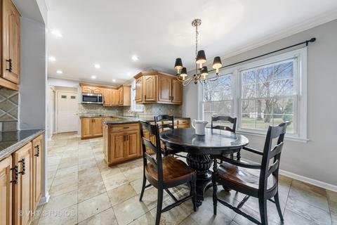 1100 Woodview Rd, Burr Ridge, IL 60527 photo 9