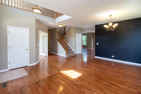 308 Buffalo Dr, Elgin, IL 60124 photo 3