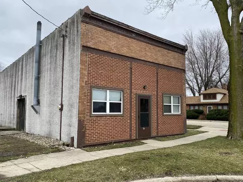 324 Cedar St, Cedar Point, IL 61316 photo 2