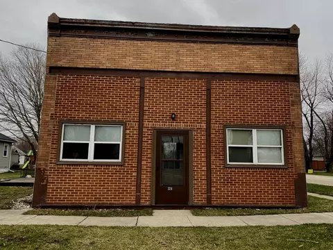 324 Cedar St, Cedar Point, IL 61316 photo 1