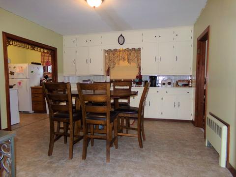 209 E Pollard Ave, Dwight, IL 60420 photo 2