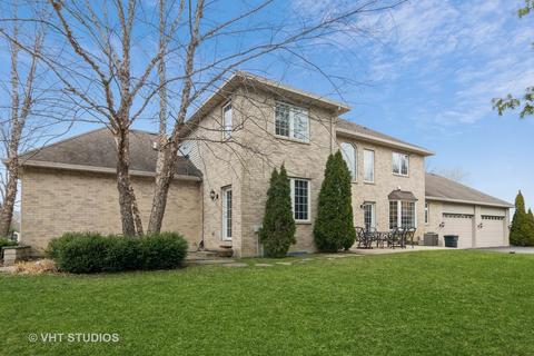 32 W601 Rochefort Ln, Wayne, IL 60184 photo 2