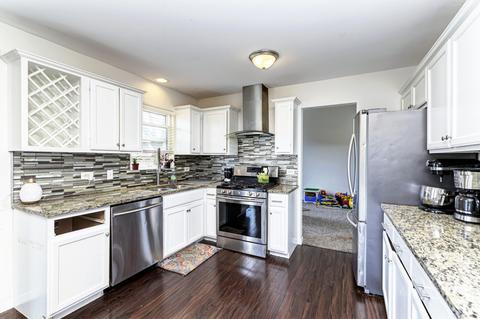 1402 Bluejay Ln, Plainfield, IL 60586 photo 4