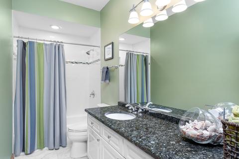 2129 W Warner Ave, Chicago, IL 60618 photo 22
