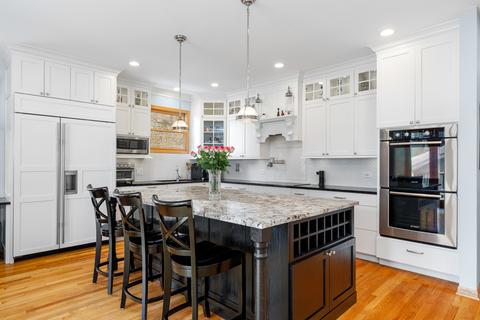 2129 W Warner Ave, Chicago, IL 60618 photo 7