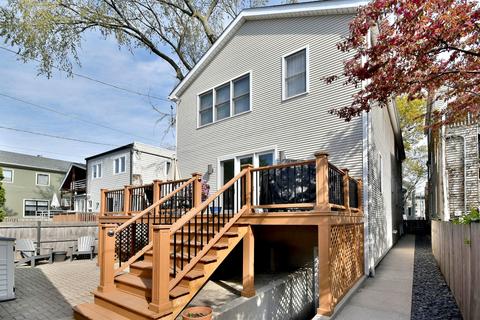 2129 W Warner Ave, Chicago, IL 60618 photo 24