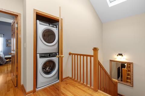 2129 W Warner Ave, Chicago, IL 60618 photo 15