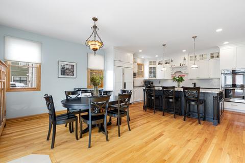 2129 W Warner Ave, Chicago, IL 60618 photo 10