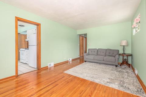 423 Pershing Ave, Wheaton, IL 60189 photo 3