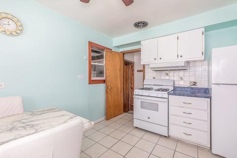 423 Pershing Ave, Wheaton, IL 60189 photo 6