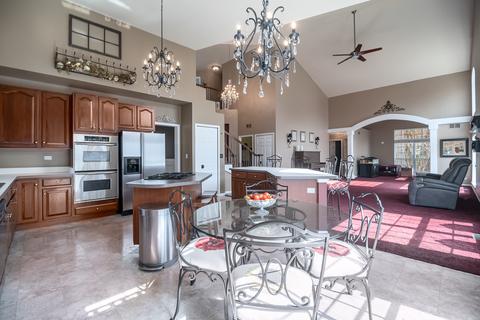 632 Commons Rd, Naperville, IL 60563 photo 10