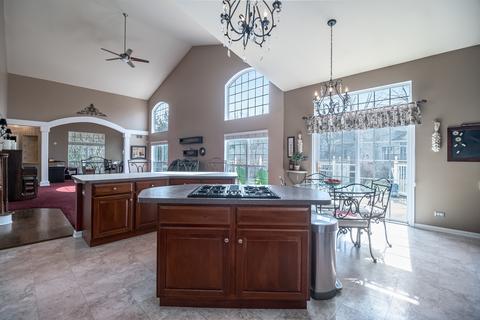 632 Commons Rd, Naperville, IL 60563 photo 11