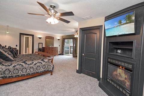 304 E Green St, Le Roy, IL 61752 photo 8