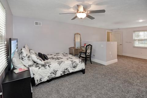 304 E Green St, Le Roy, IL 61752 photo 15