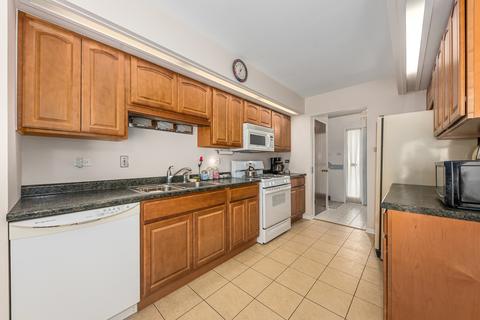 15328 Maple Dr, Oak Forest, IL 60452 photo 8