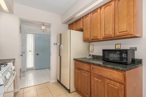 15328 Maple Dr, Oak Forest, IL 60452 photo 9