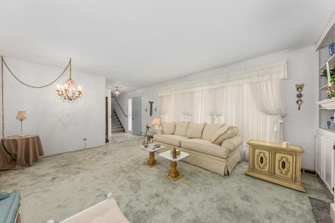 15328 Maple Dr, Oak Forest, IL 60452 photo 3