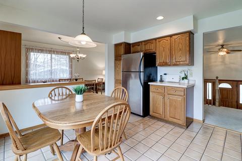 610 E Turner Ave, Roselle, IL 60172 photo 8