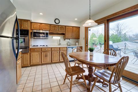 610 E Turner Ave, Roselle, IL 60172 photo 6