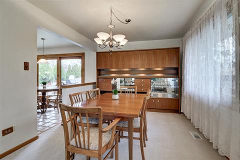 610 E Turner Ave, Roselle, IL 60172 photo 5