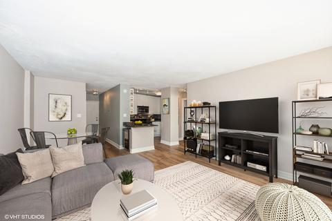 2930 N Sheridan Rd #204, Chicago, IL 60657 photo 4