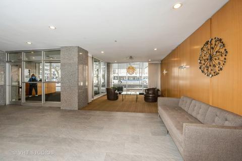 2930 N Sheridan Rd #204, Chicago, IL 60657 photo 2