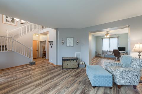 2073 Conway Ln, Aurora, IL 60503 photo 7
