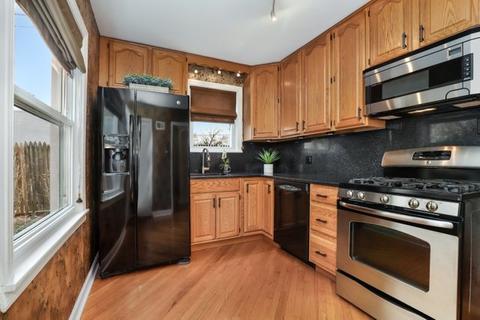 210 S Wolf Rd, Des Plaines, IL 60016 photo 8