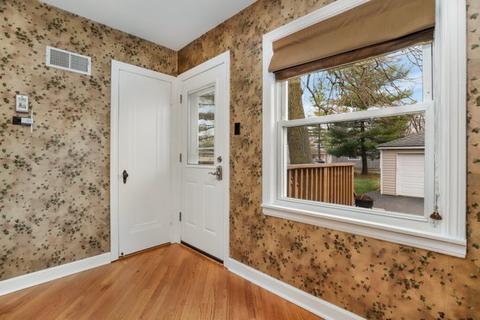 210 S Wolf Rd, Des Plaines, IL 60016 photo 10