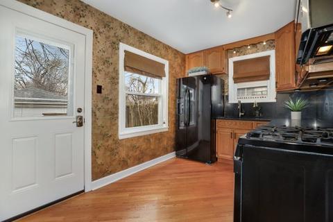 210 S Wolf Rd, Des Plaines, IL 60016 photo 9