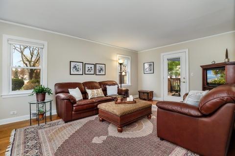 210 S Wolf Rd, Des Plaines, IL 60016 photo 4