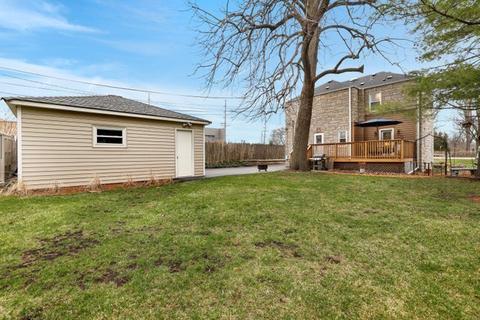 210 S Wolf Rd, Des Plaines, IL 60016 photo 25