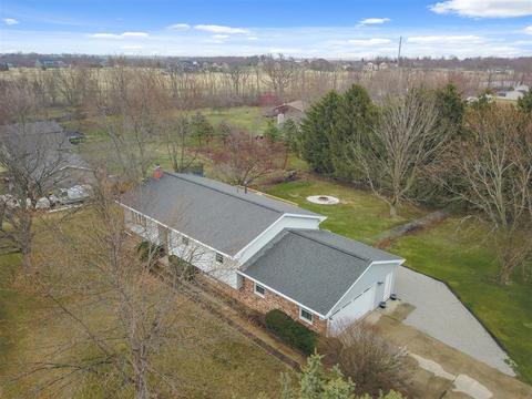 9398 Apollo Rd, Bloomington, IL 61705 photo 4
