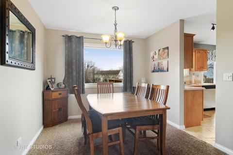 1211 S Appletree Ln, Bartlett, IL 60103 photo 8