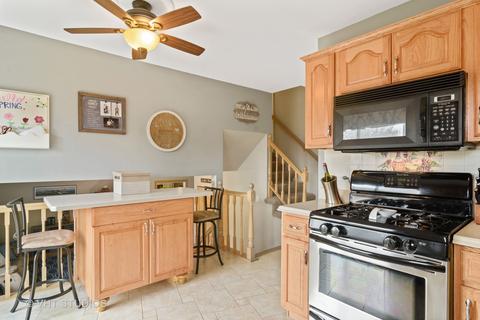 1211 S Appletree Ln, Bartlett, IL 60103 photo 7