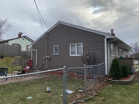201 E Diggins St, Harvard, IL 60033 photo 4