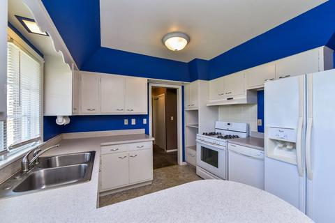 839 Whitlock Ave, Aurora, IL 60506 photo 8
