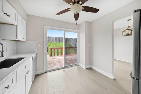 1588 Brookside Dr, Hoffman Estates, IL 60169 photo 7