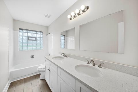 1588 Brookside Dr, Hoffman Estates, IL 60169 photo 8